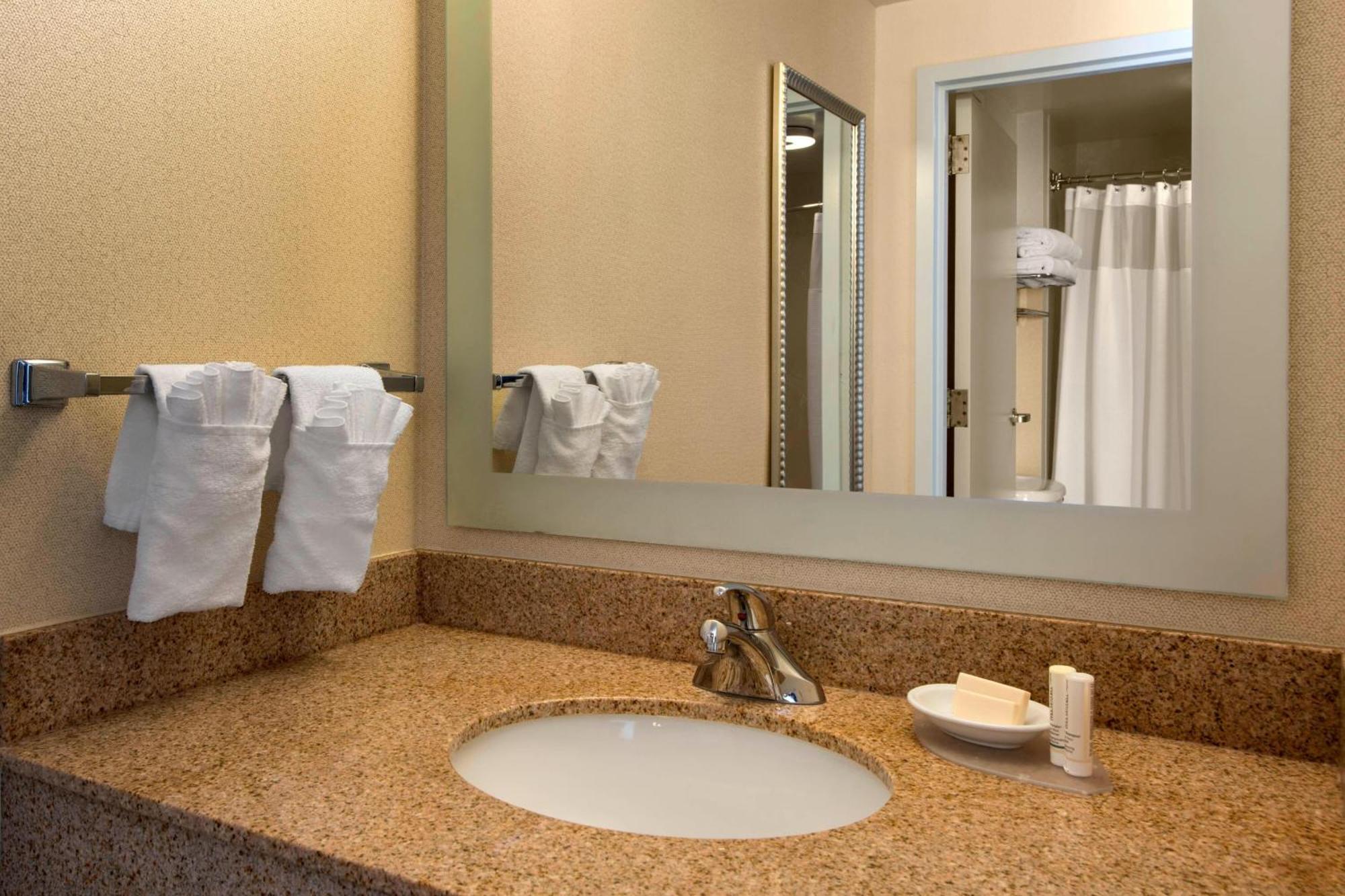 Springhill Suites By Marriott Charlotte Airport Exterior photo