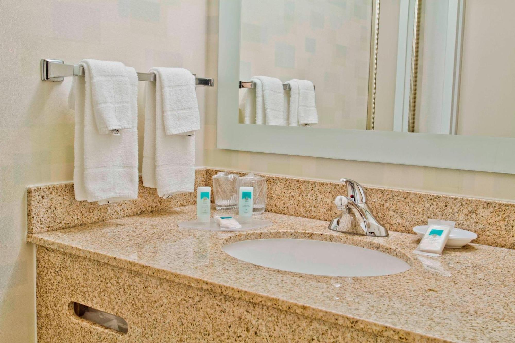 Springhill Suites By Marriott Charlotte Airport Exterior photo